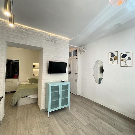 Iyourbasics Lovely Studio Hinestrosa 23 Free Wifi&Ac Malaga Exterior photo