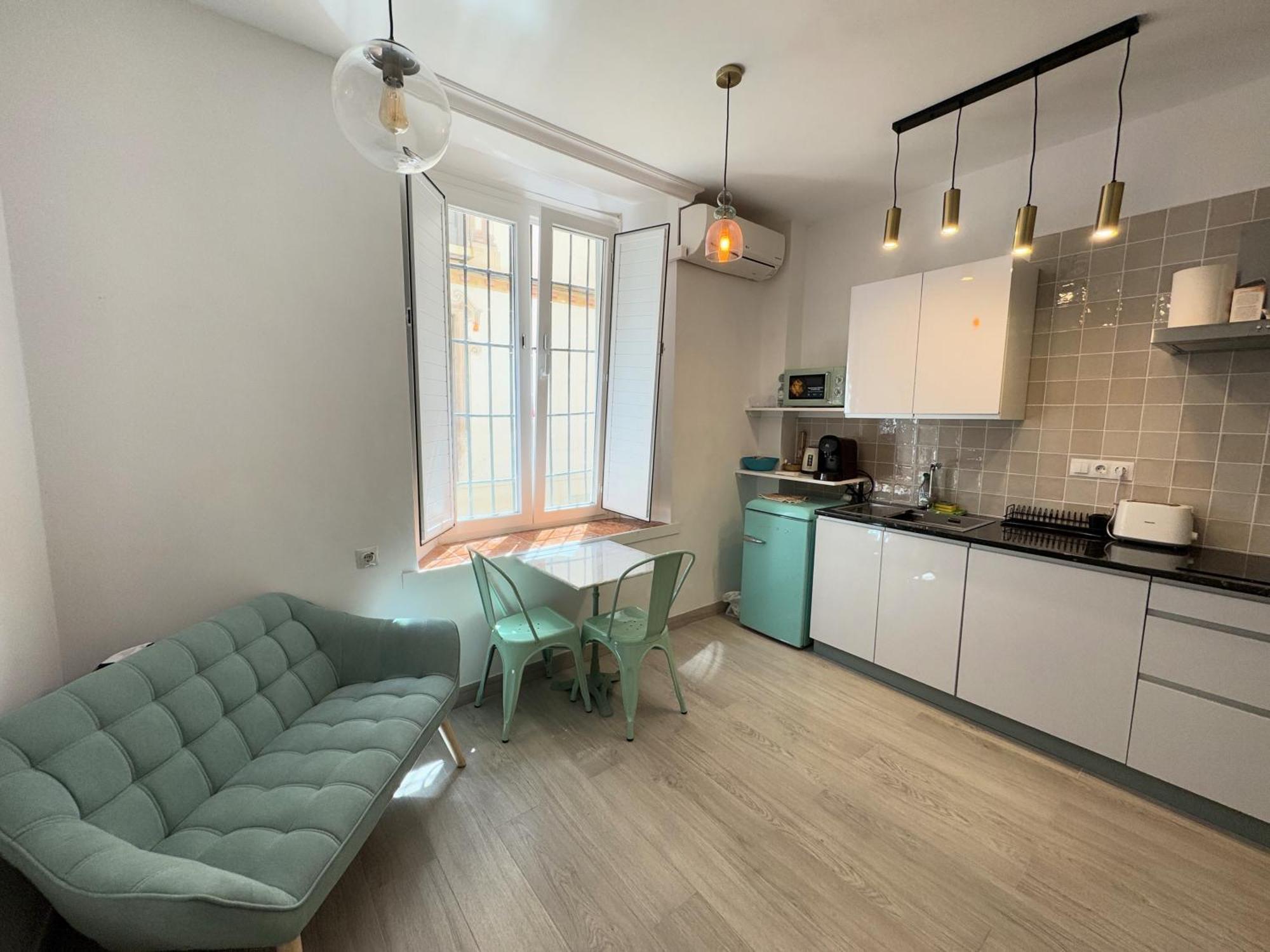 Iyourbasics Lovely Studio Hinestrosa 23 Free Wifi&Ac Malaga Exterior photo