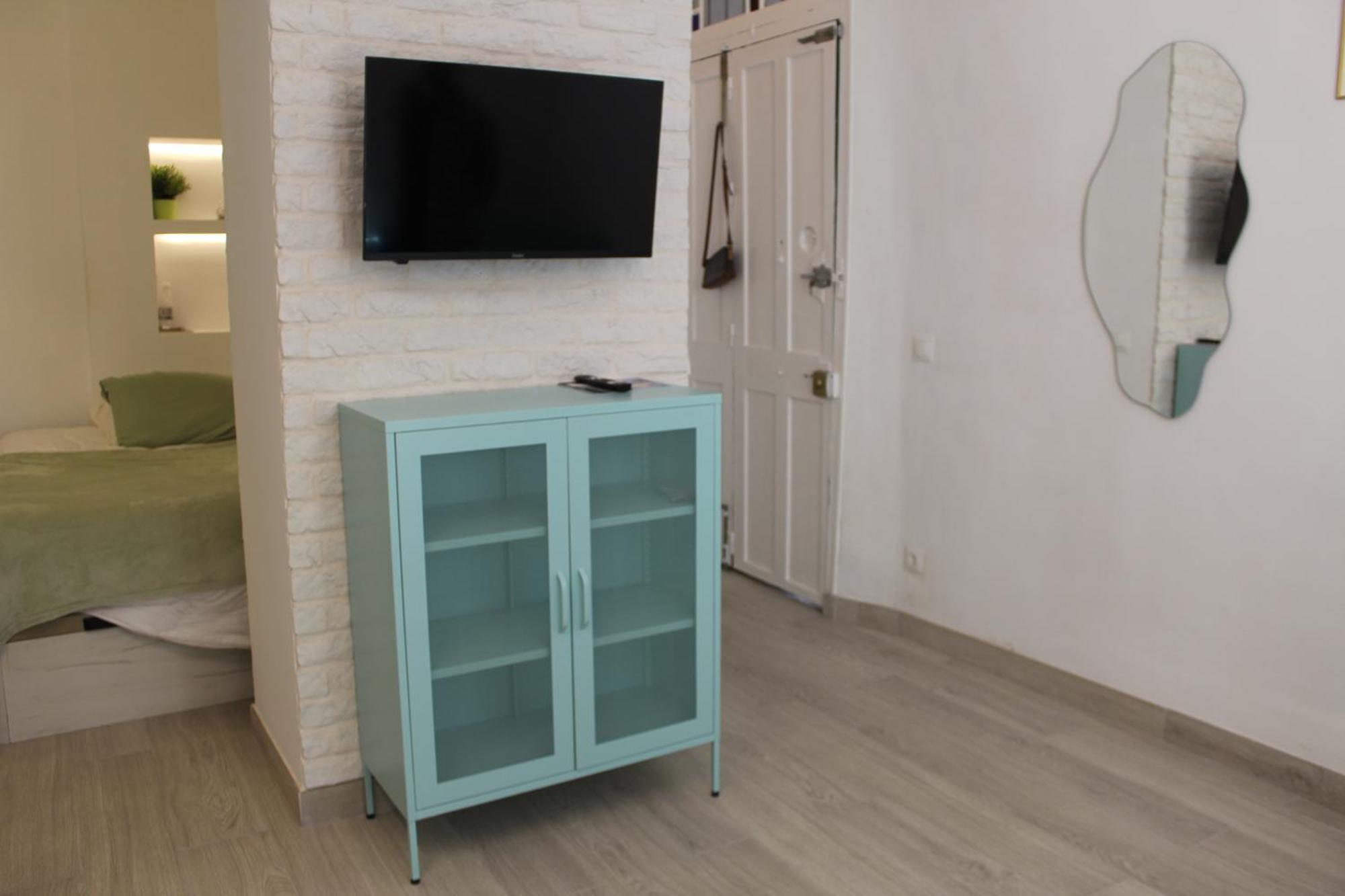 Iyourbasics Lovely Studio Hinestrosa 23 Free Wifi&Ac Malaga Exterior photo